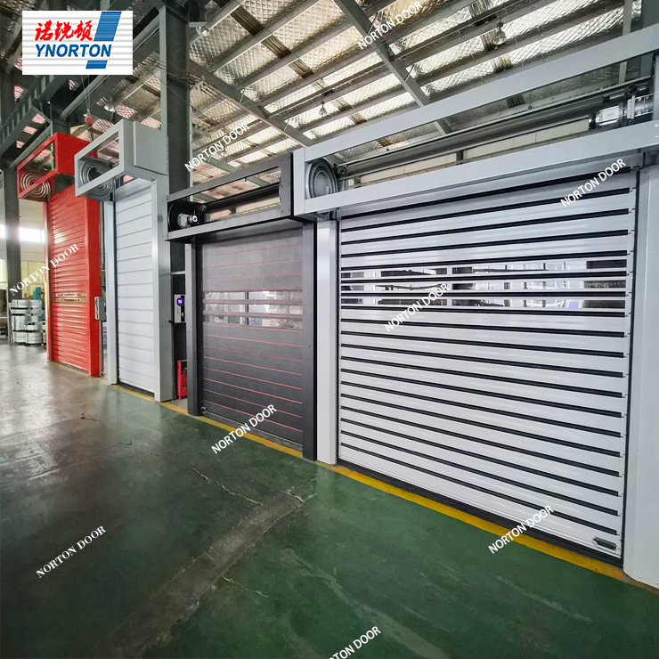 Środki ostrożności przy montażu twardych drzwi szybkobieżnych